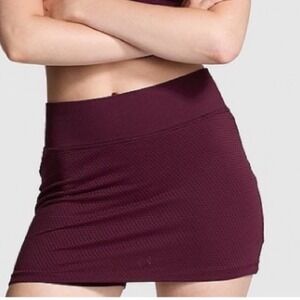 PINK Victoria's Secret Seamless High Rise Skort Burgundy Mesh Size M NWT